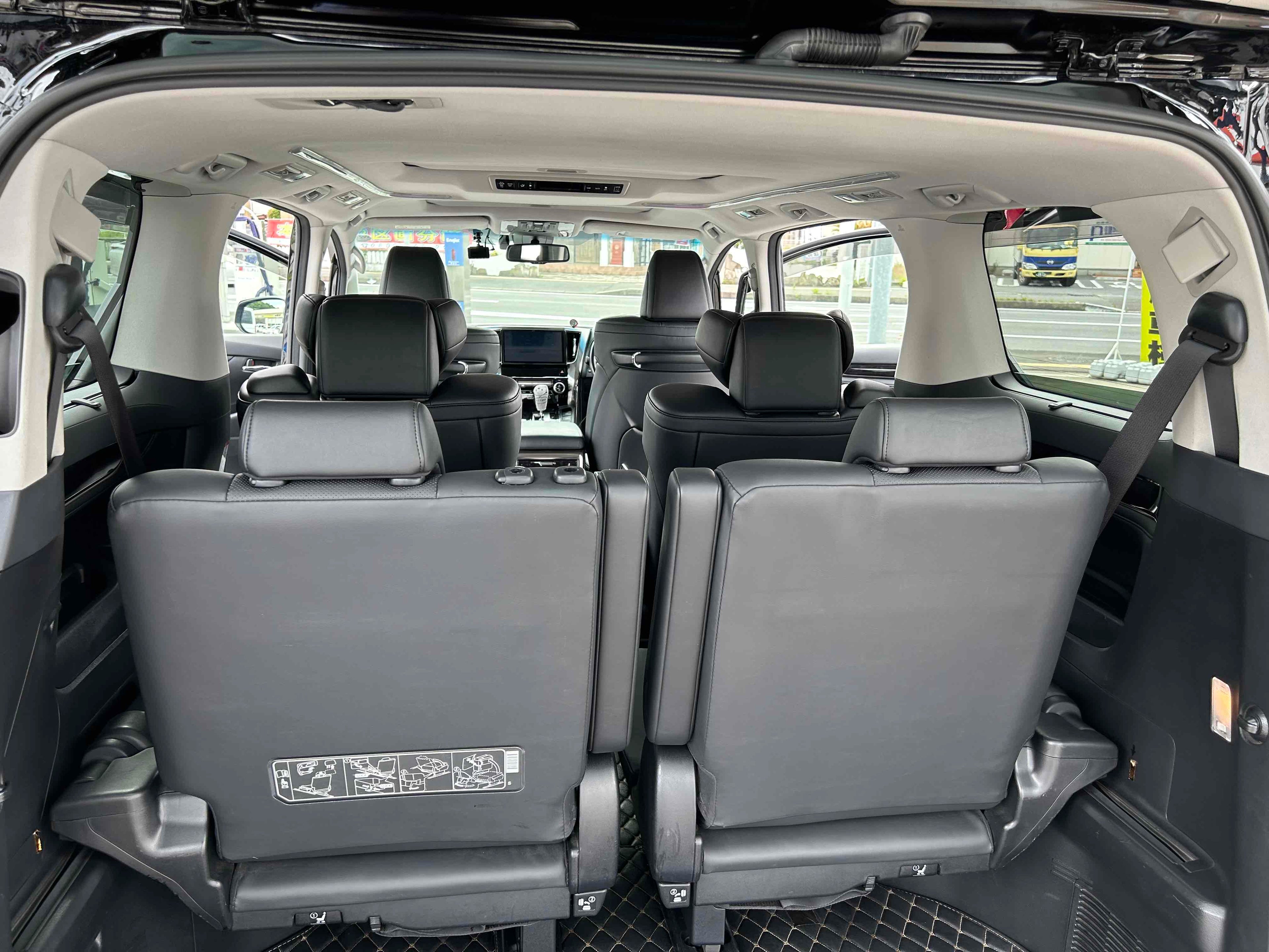 Narita Airport (NRT) to Tokyo City Center - Private Airport Transfer (One-Way)